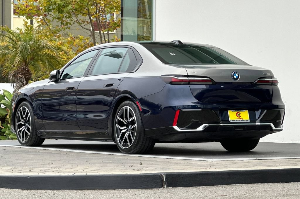 Used 2023 BMW i7 xDrive60 AWD/4WD image 5
