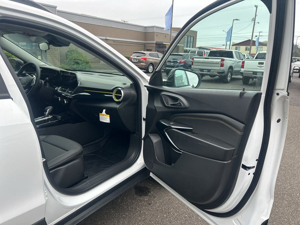 New 2026 Chevrolet Trax ACTIV FWD image 24