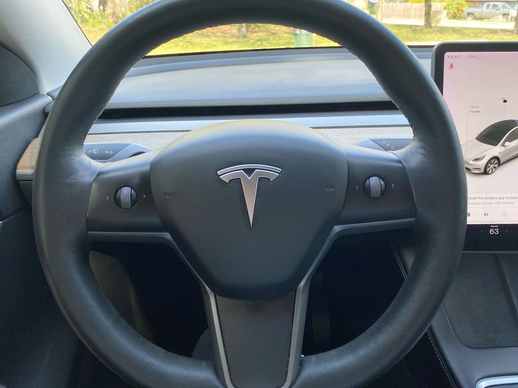 Used 2022 Tesla Model Y Long Range image 17