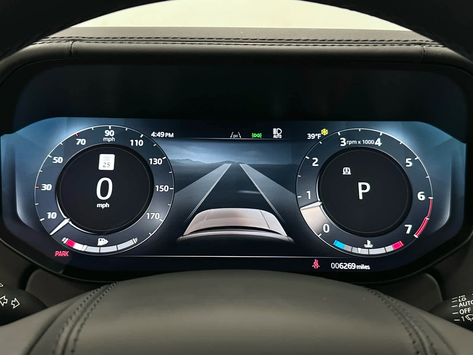 Used 2025 Land Rover Range Rover Long Wheelbase SE image 29