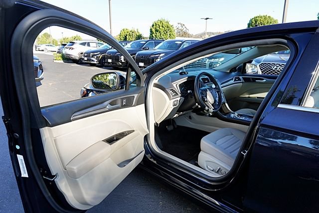 Used 2020 Ford Fusion SE FWD image 35