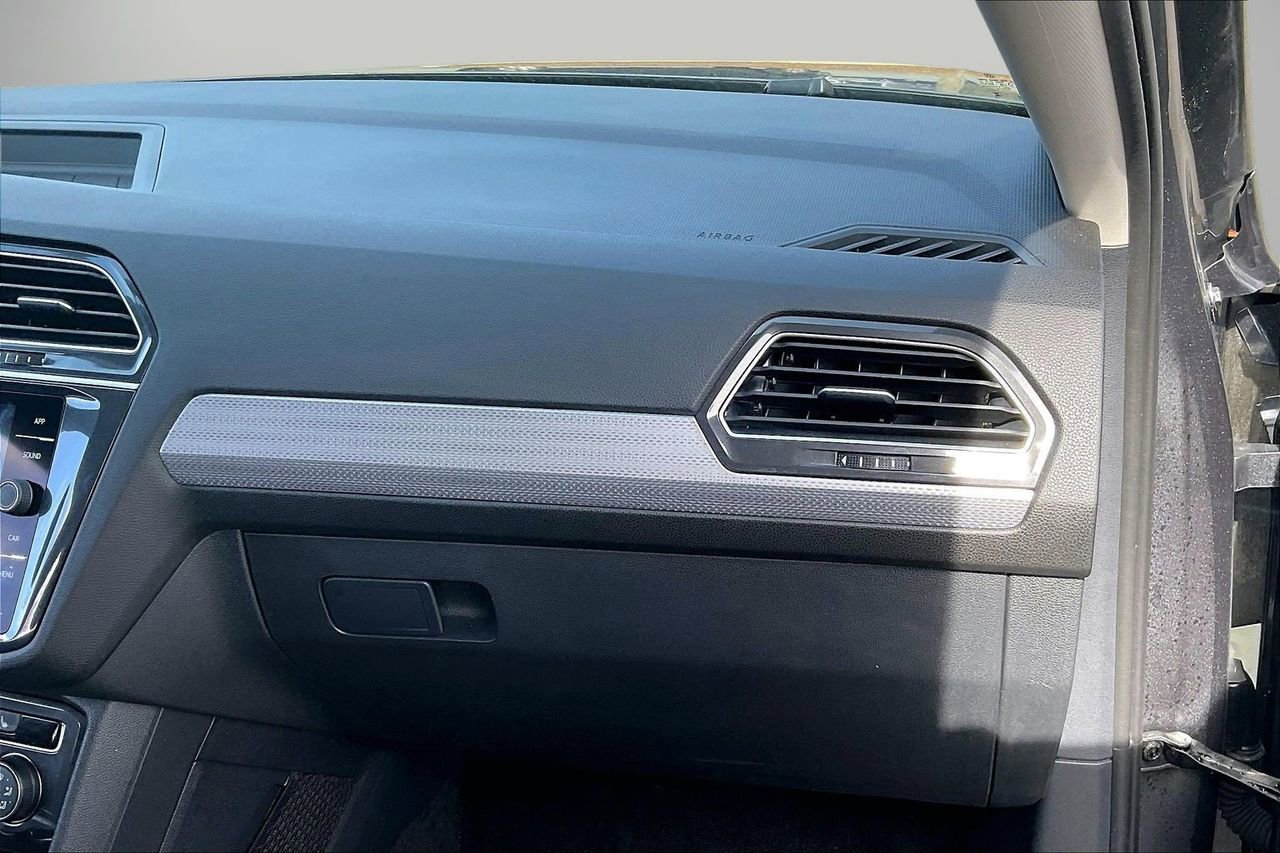 Used 2024 Volkswagen Tiguan S image 20