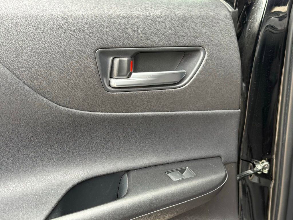 Used 2021 Toyota Venza LE image 32