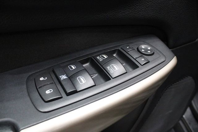 Used 2017 Jeep Cherokee Latitude w/ Comfort/Convenience Group image 18