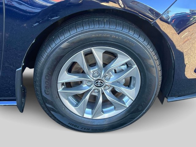 Certified 2025 Toyota Sienna XLE w/ XLE Plus Package FWD image 14