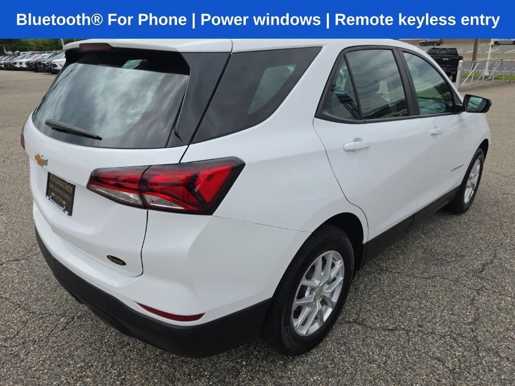 Used 2024 Chevrolet Equinox LS FWD image 3