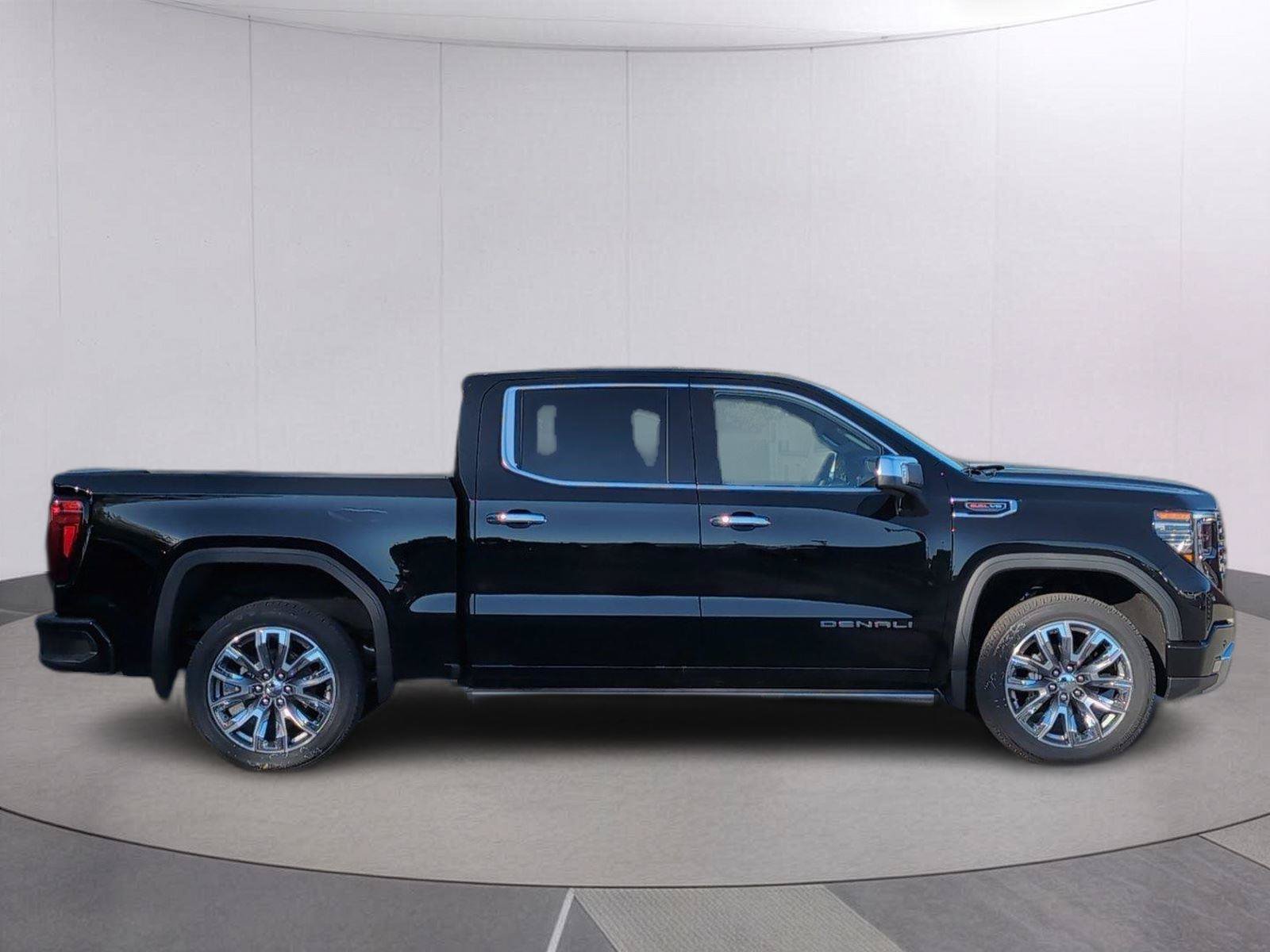 New 2026 GMC Sierra 1500 Denali w/ Denali Reserve Package AWD/4WD image 2