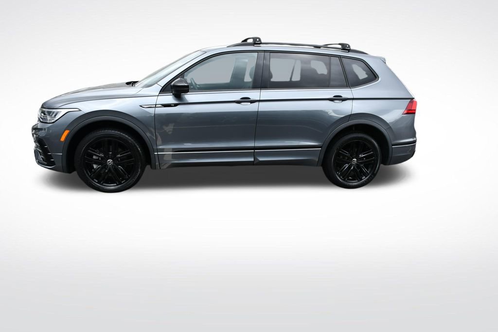 Used 2022 Volkswagen Tiguan SE R-Line AWD/4WD image 2
