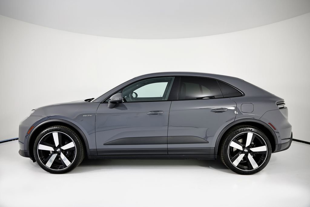 New 2026 Porsche Macan 4 Electric image 2