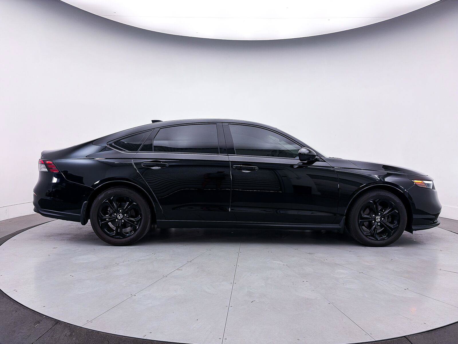 Used 2025 Honda Accord SE image 39