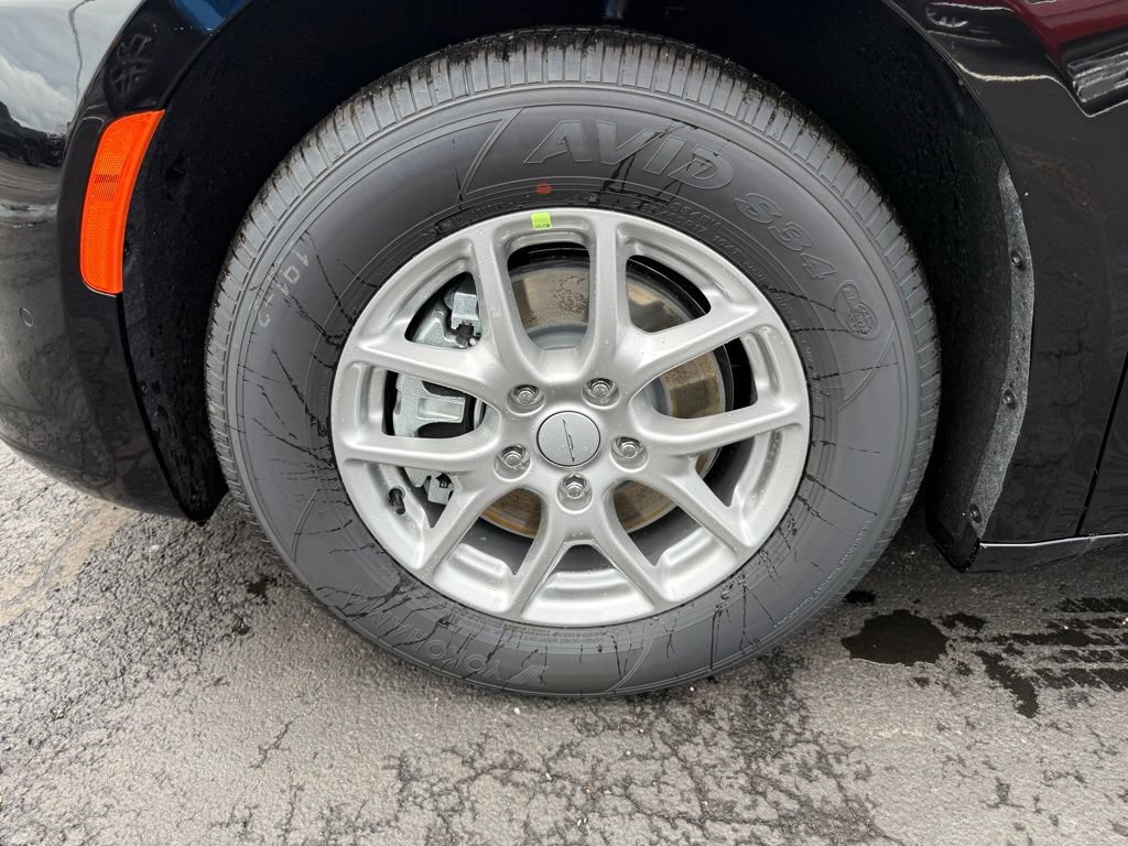 New 2027 Chrysler Pacifica Select FWD image 10