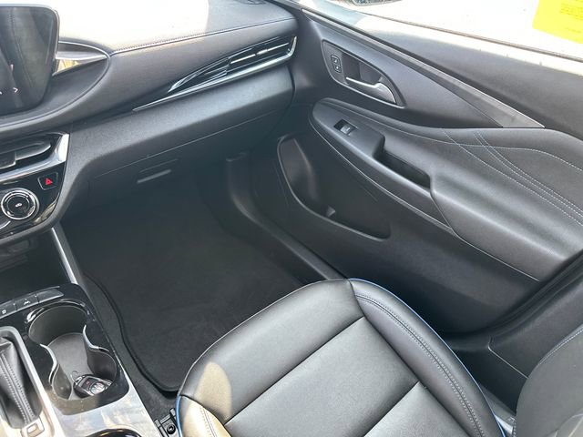 Used 2025 Buick Envista Sport Touring image 19