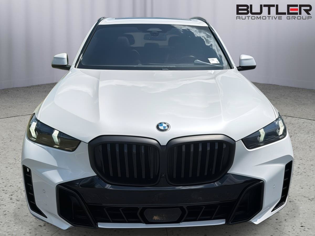Used 2025 BMW X5 xDrive40i w/ M Sport Package AWD/4WD image 9