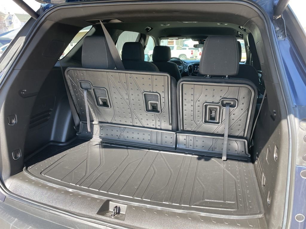 Used 2023 Chevrolet Traverse LT w/ LPO, Floor Liner Package image 16