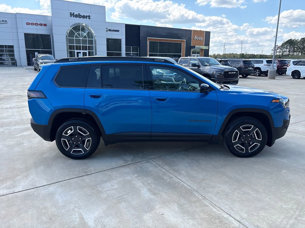 New 2026 Jeep Cherokee Laredo image 4