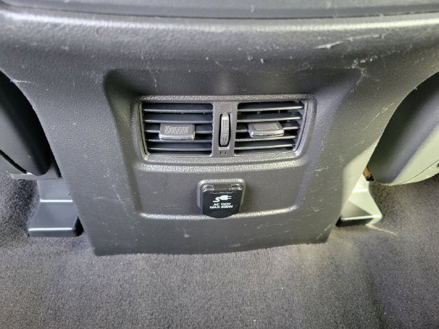 Used 2017 Nissan Titan SV AWD/4WD image 23