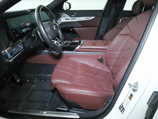 Used 2026 BMW 740i xDrive AWD/4WD image 17