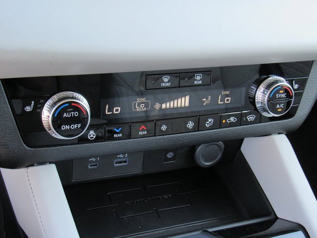 New 2025 Mitsubishi Outlander SEL image 20