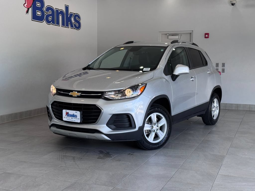 Certified 2022 Chevrolet Trax LT w/ LT Convenience Package AWD/4WD image 2