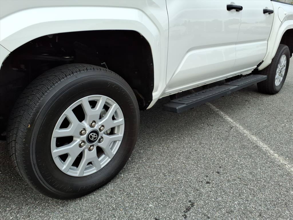 Used 2024 Toyota Tacoma SR AWD/4WD image 10