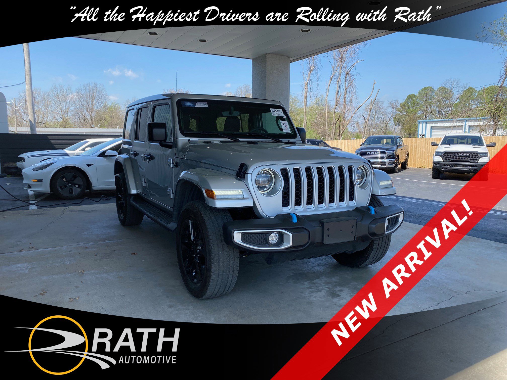 Used 2023 Jeep Wrangler Sahara AWD/4WD image 4