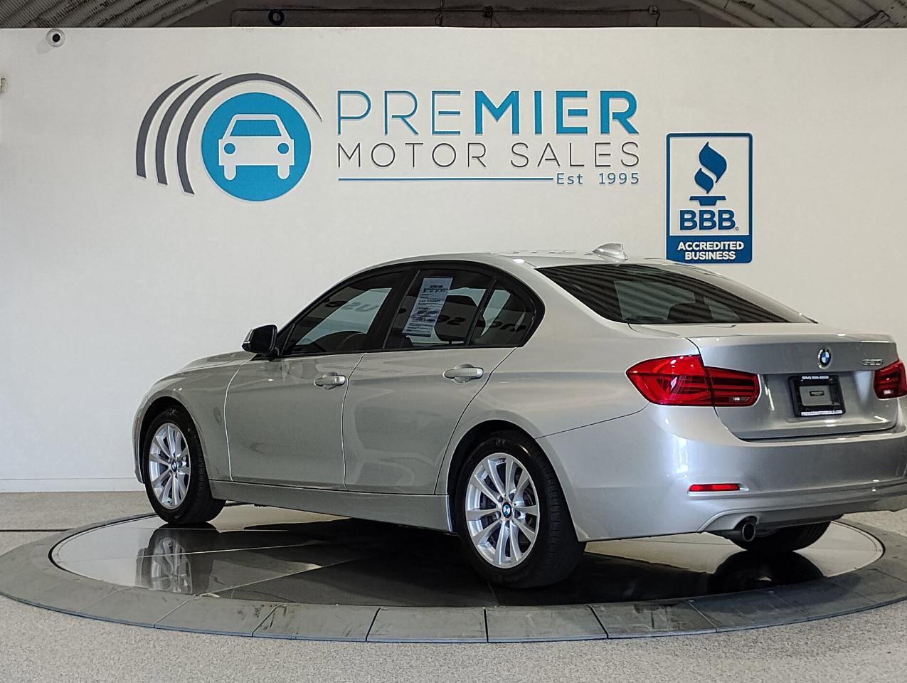 Used 2017 BMW 320i Sedan image 3