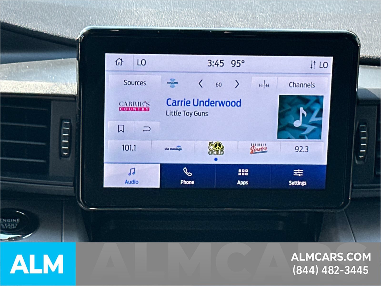 Used 2024 Ford Explorer XLT RWD image 32