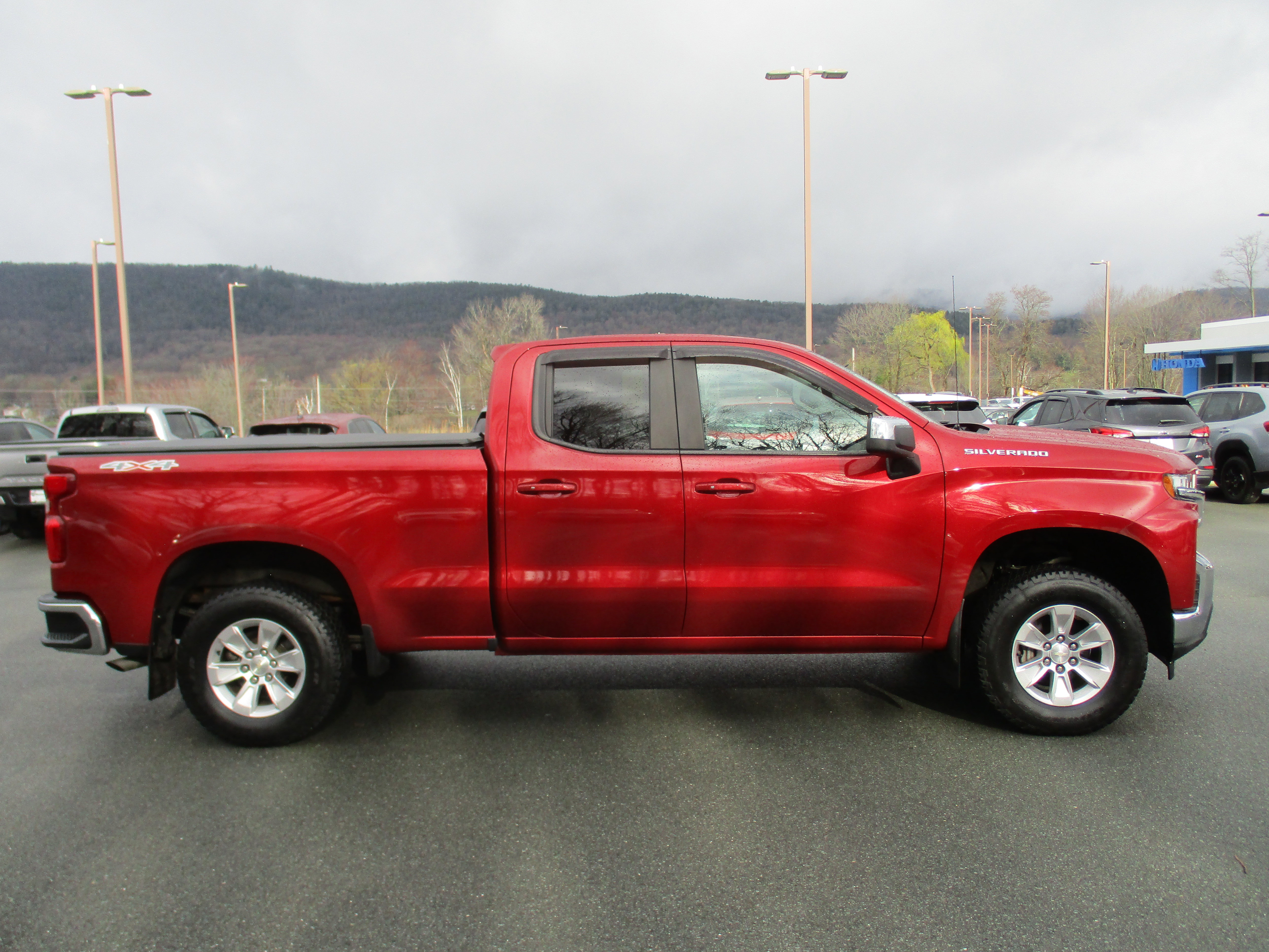 Used 2019 Chevrolet Silverado 1500 LT w/ All-Star Edition image 4