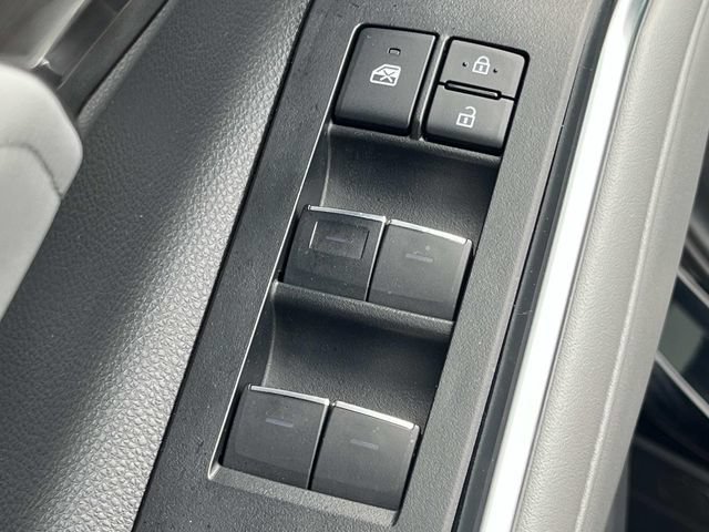 Used 2022 Toyota Highlander Platinum AWD/4WD image 32