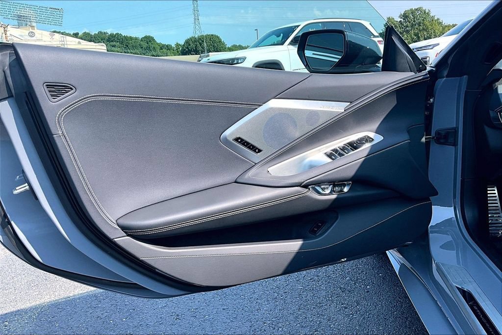 Used 2025 Chevrolet Corvette Stingray Preferred Conv w/ Z51 Performance Package RWD image 22