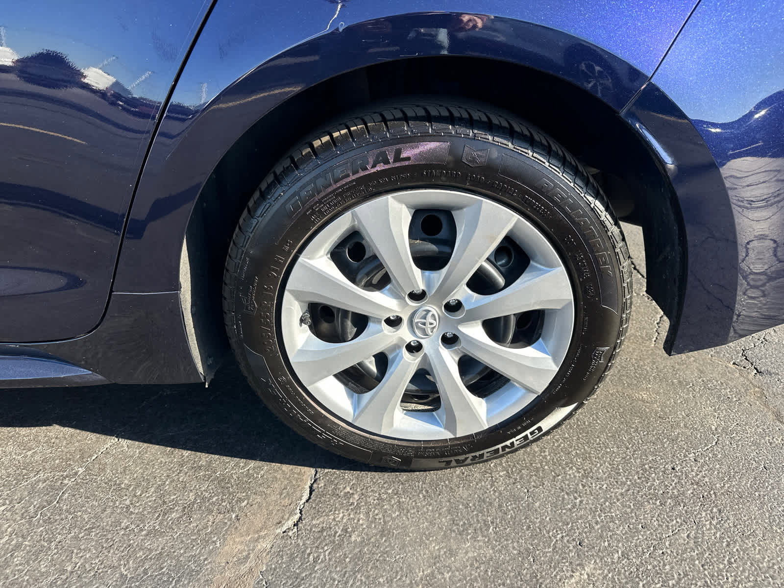 Used 2022 Toyota Corolla LE image 14