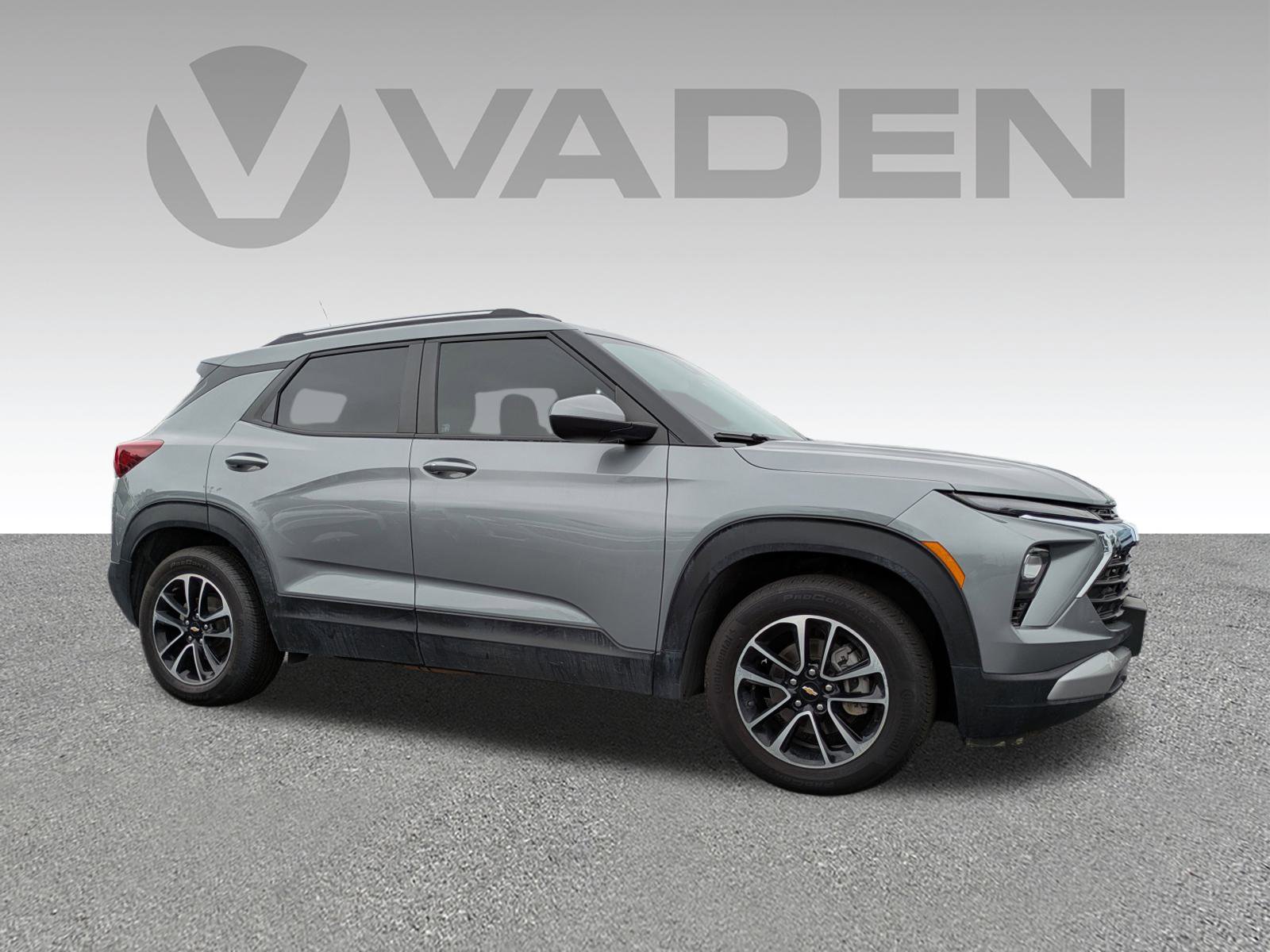 Used 2024 Chevrolet TrailBlazer LT w/ Convenience Package image 3