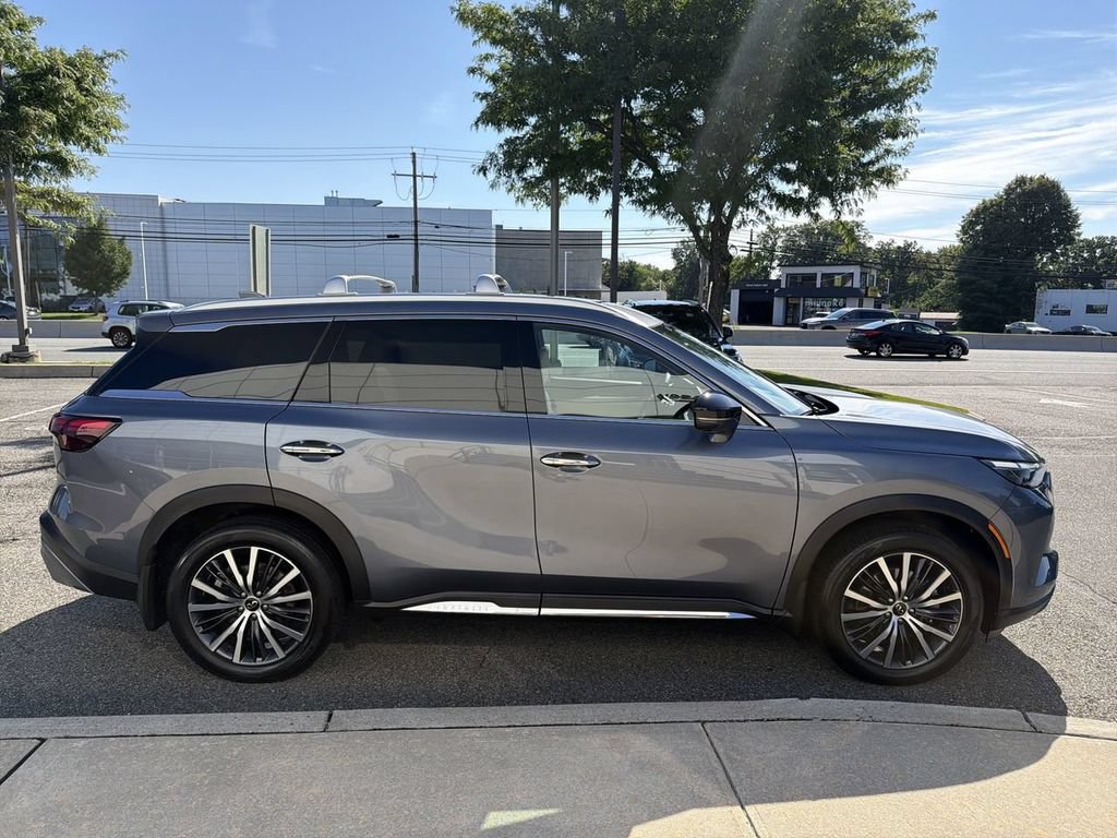 Certified 2023 INFINITI QX60 Sensory w/ Vision Package AWD/4WD image 9