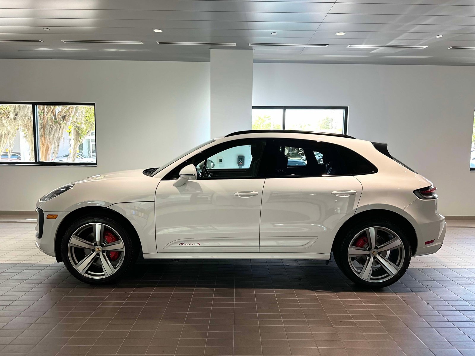 New 2026 Porsche Macan S image 2