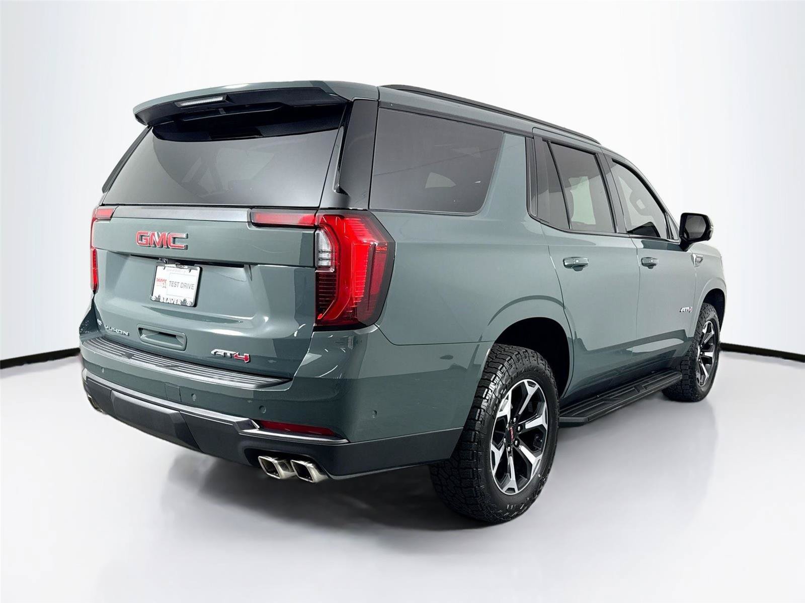 Used 2026 GMC Yukon AT4 AWD/4WD image 5
