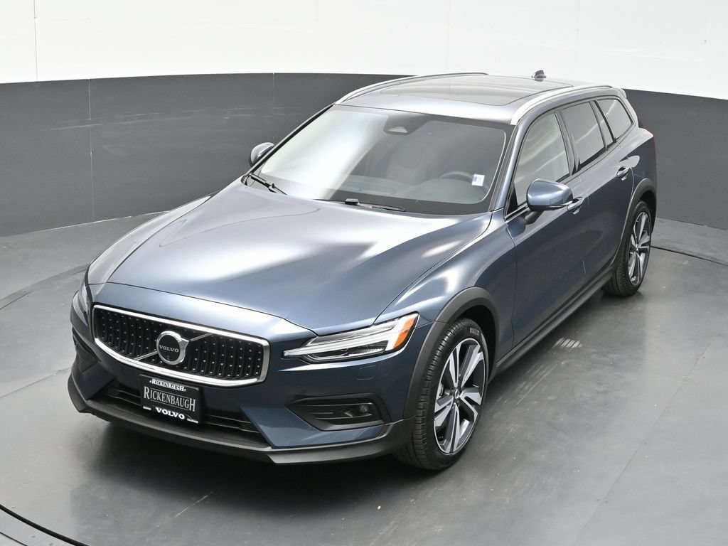 Used 2026 Volvo V60 B5 Cross Country Plus AWD/4WD image 34