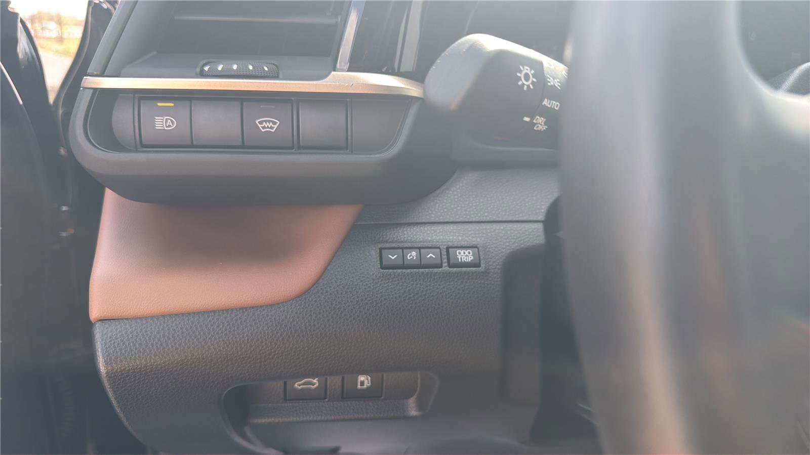 Used 2025 Toyota Crown Limited w/ Advanced Technology Package AWD/4WD image 16