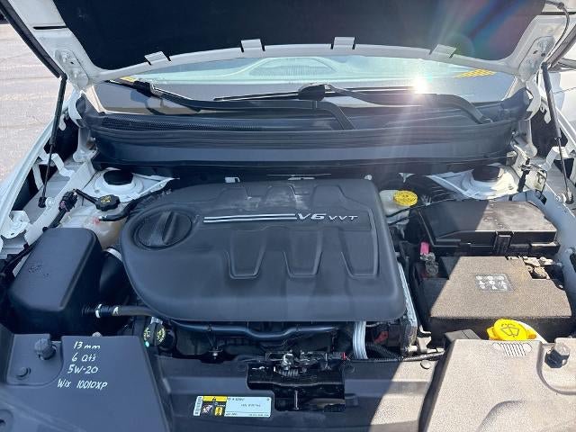 Used 2016 Jeep Cherokee Latitude w/ Comfort/Convenience Group AWD/4WD image 28