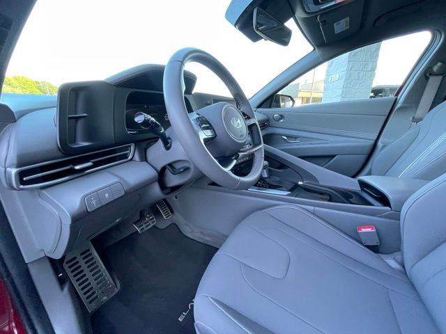 Used 2025 Hyundai Elantra Sport FWD image 10