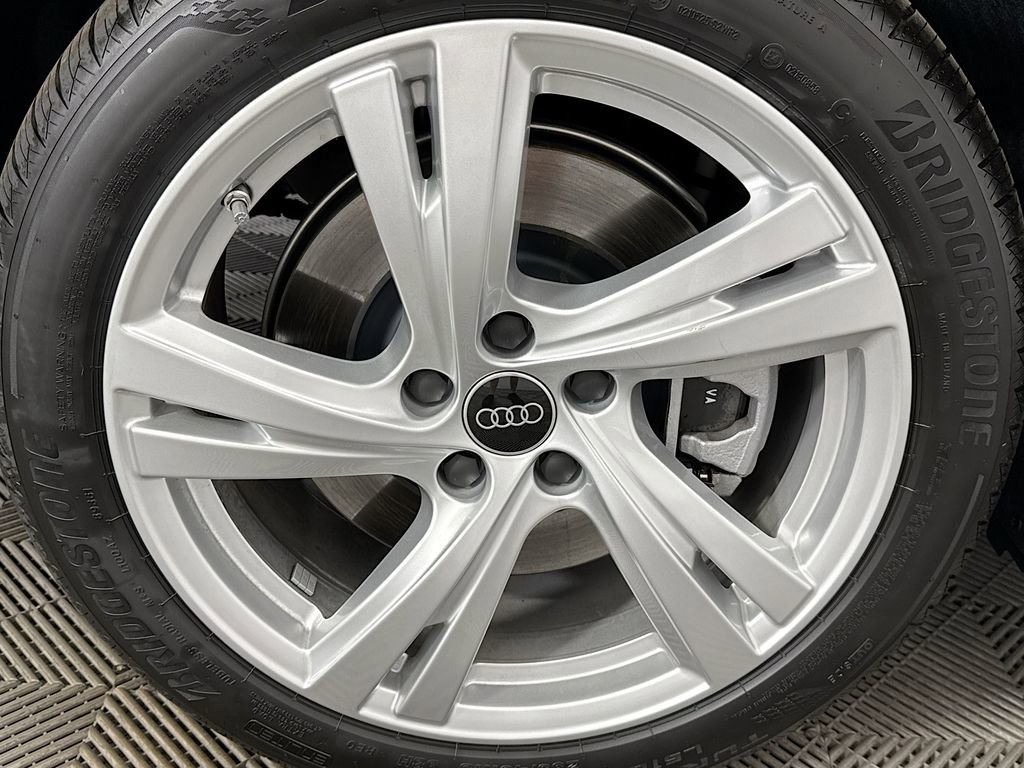 Used 2025 Audi A5 2.0T Premium w/ Convenience Package image 32