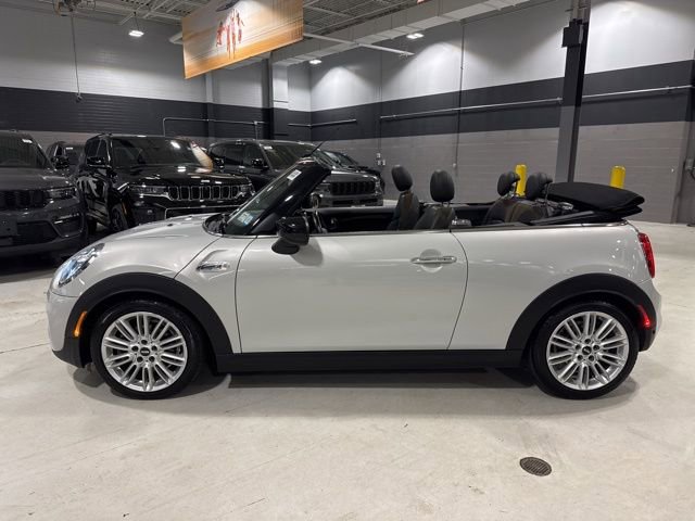 Used 2021 MINI Cooper S w/ Signature Upholstery Package image 21