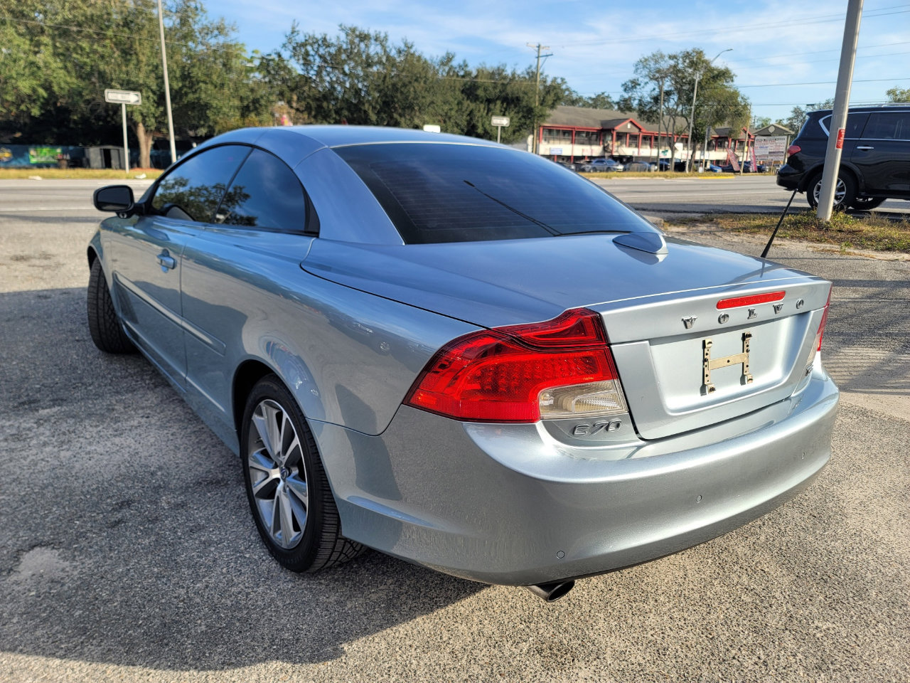 Used 2011 Volvo C70 T5 w/ Convenience Pkg image 5