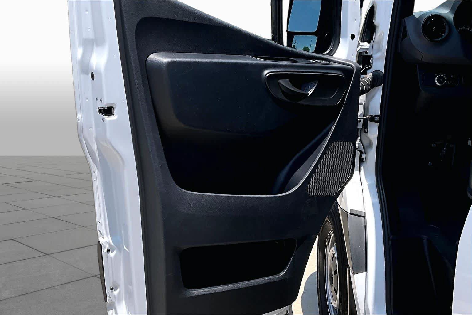 Used 2023 Mercedes-Benz Sprinter 1500 image 21