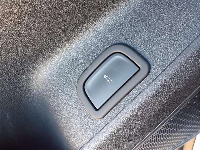 Certified 2025 Chevrolet Traverse LT image 19