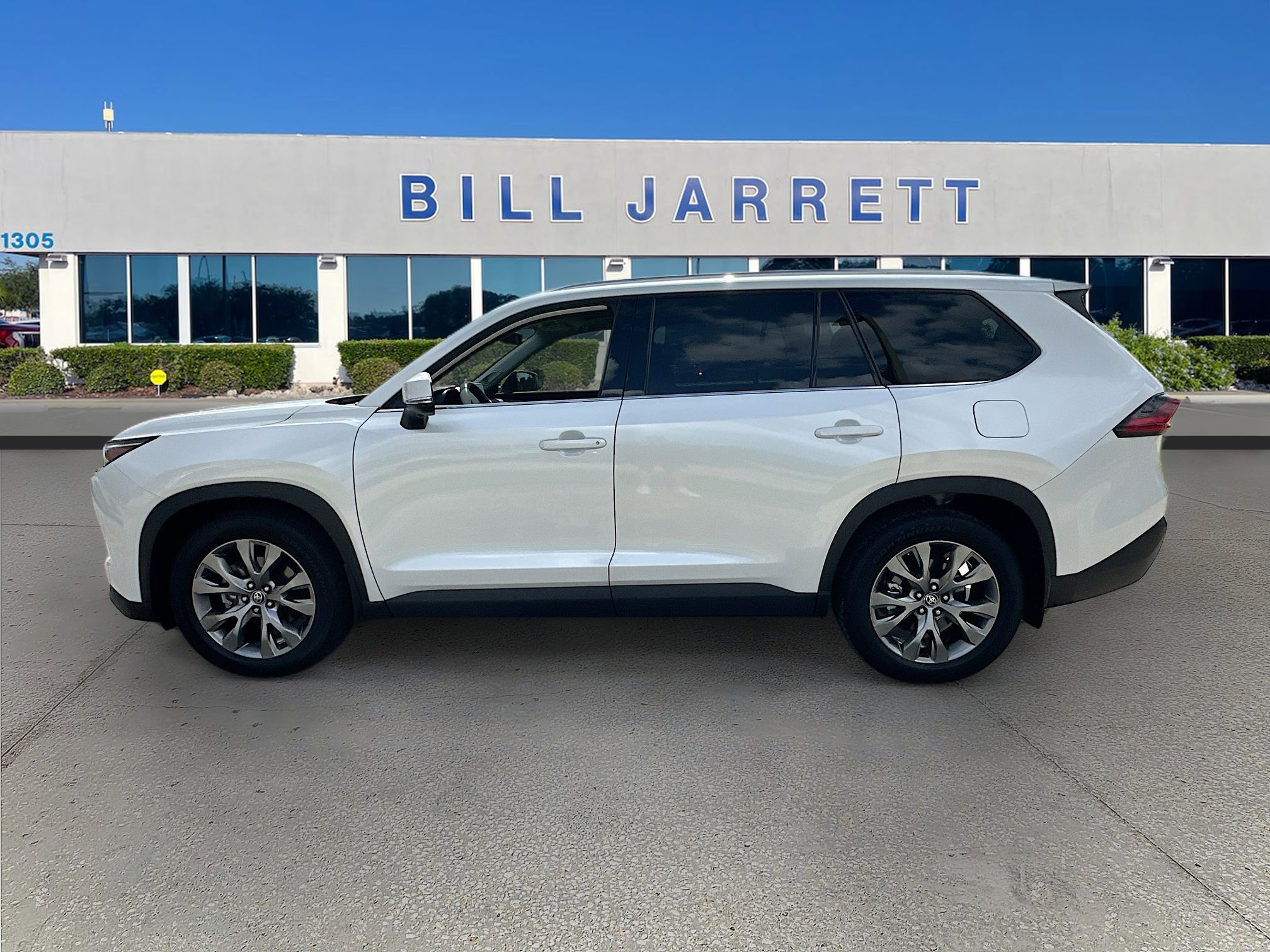 Used 2026 Toyota Grand Highlander FWD image 4