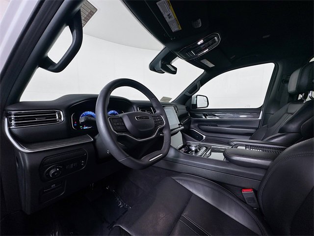 Used 2022 Jeep Wagoneer Series III w/ Flexible Seating Group image 20