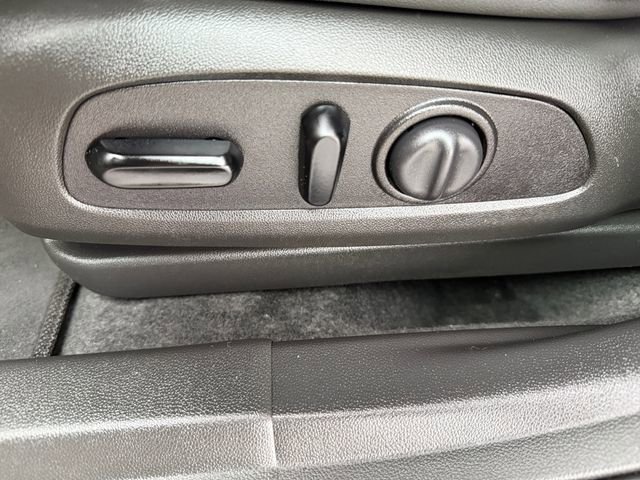 Used 2025 Chevrolet Trax ACTIV w/ Sunroof Package image 16