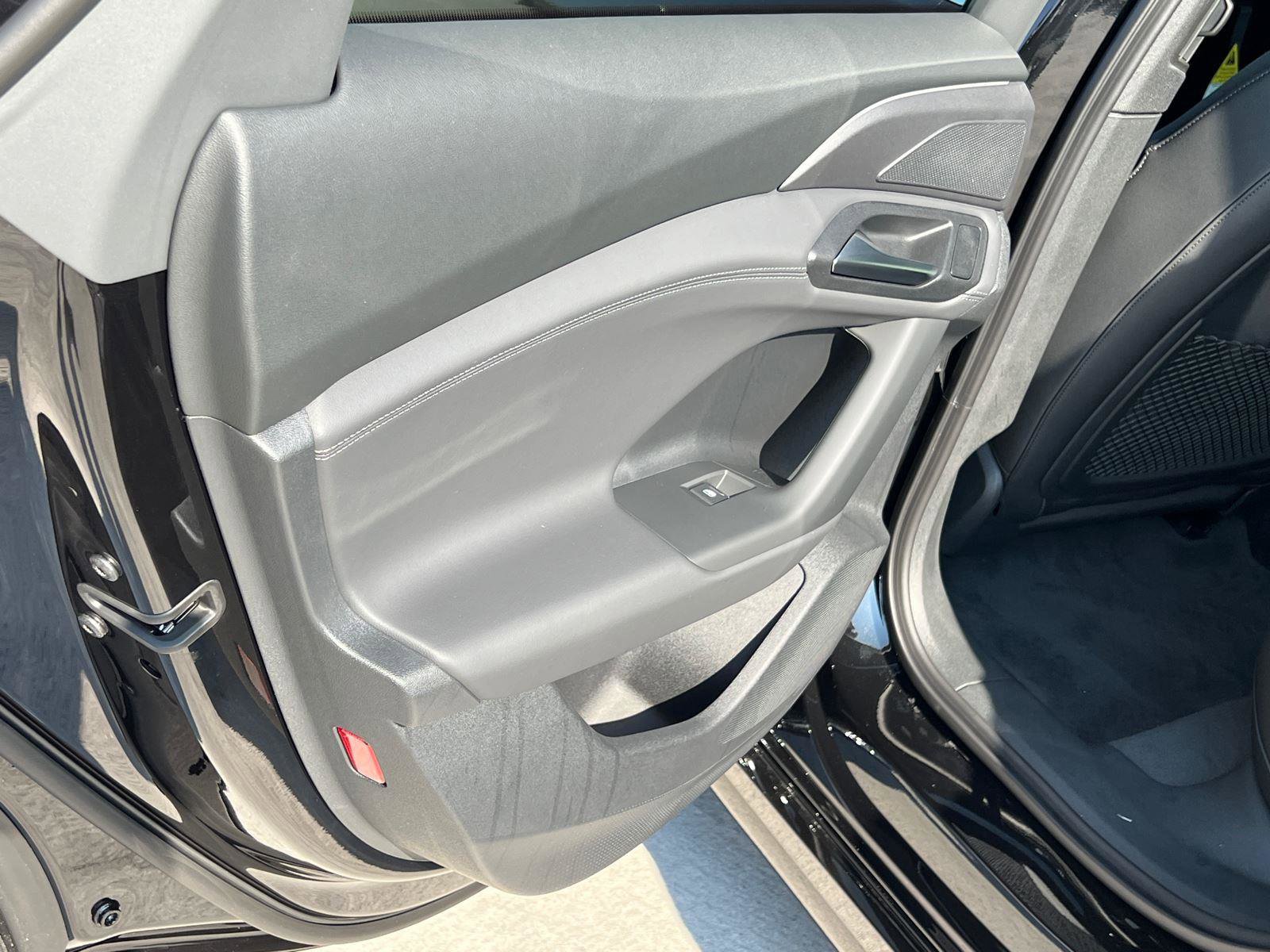 New 2025 Audi A6 e-tron Premium AWD/4WD image 15
