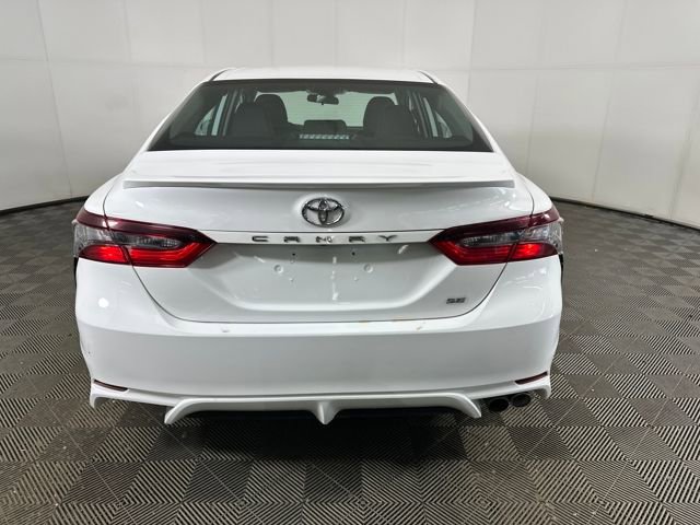 Used 2024 Toyota Camry SE image 4