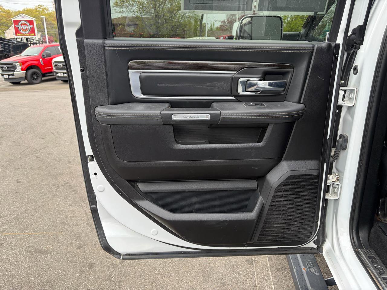 Used 2017 RAM 2500 Limited AWD/4WD image 36